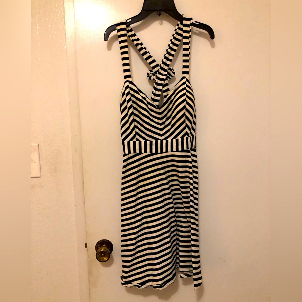 Summer Halter Dress w/ sweetheart neckline. Black & White striped.Large.